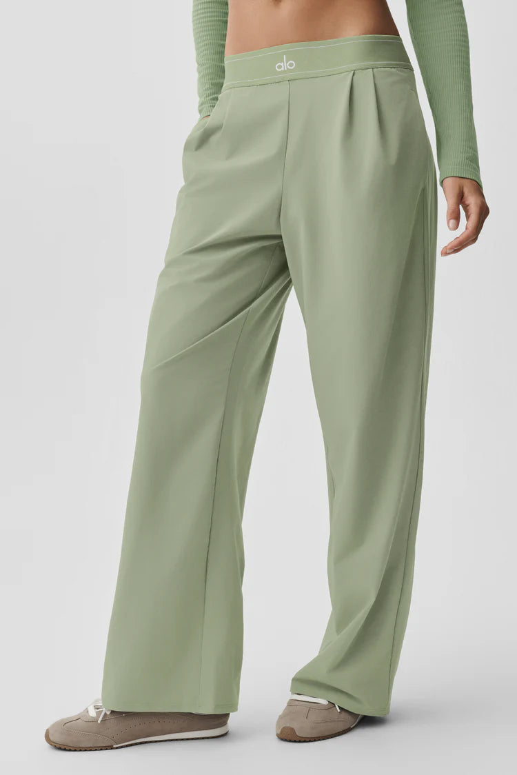 Alo Yoga Suit Up Trouser (Regular) — Dune Grass